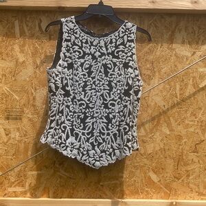 J KARA Black and White Floral Tank Top (MAKE ME AN OFFER)